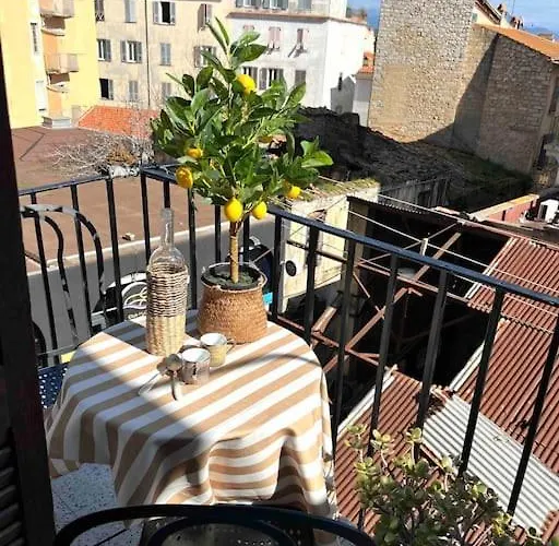 83m2 De Charme Au Coeur De La Cite Imperiale