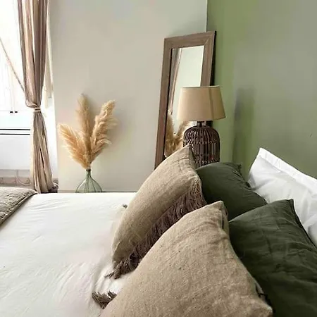 83m2 De Charme Au Coeur De La Cite Imperiale