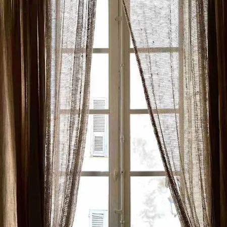 Διαμέρισμα 83m2 De Charme Au Coeur De La Cite Imperiale Αζάτσιο