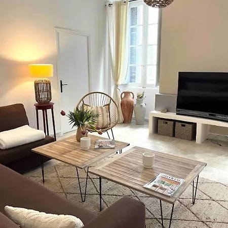 83m2 De Charme Au Coeur De La Cite Imperiale Διαμέρισμα Αζάτσιο